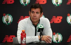 Brad Stevens trouve “stupides” les critiques sur le duo Brown-Tatum