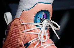 Avec sa chaussure signature, Nikola Jokic n’arrête pas de perdre son alliance !