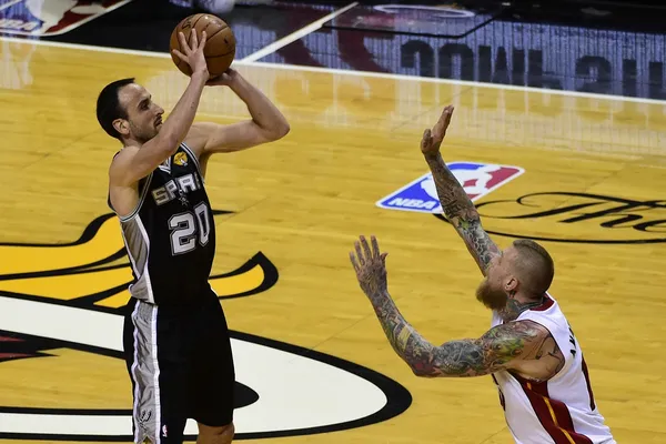 Le 10 juin 2014, les Spurs explosent le Heat avec une symphonie