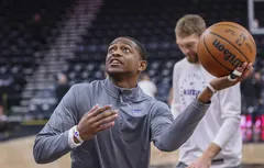 Touché à la main, De’Aaron Fox serre les dents