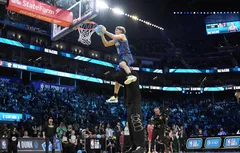 Slam Dunk Contest | Mac McClung signe un triplé historique !