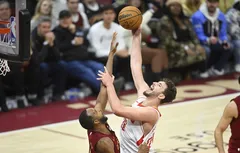 De solides Rockets battent encore les Cavaliers !
