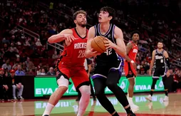 De plus en plus indispensable, Maxime Raynaud bientôt titulaire ?