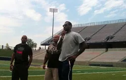 Apparition surprise de LeBron James à Akron