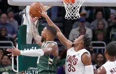 Après son tir décisif, Donovan Mitchell remercie Isaac Okoro