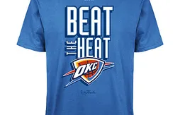 Pour les fans d’Oklahoma City, NBA Store vend des T-Shirts “Beat The Heat”
