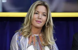 Sur les réseaux sociaux, la patronne des Lakers partage une lettre raciste et misogyne