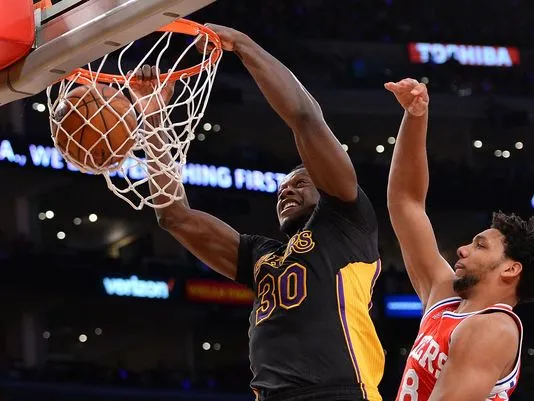 Byron Scott calme le jeu avec Julius Randle