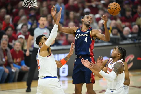 https://www.basketusa.com/thumbor/7FsaHVaXnEj8OUA_fePlKSGTdG4=/488x325/smart/filters:format(webp)/https%3A%2F%2Fmedia.basketusa.com%2Fmain%2F2026%2F05%2FUSATSI_29043521_168380190_lowres.jpg