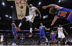Anthony Davis a littéralement cassé Ron Baker sur son dunk