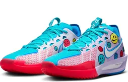 Le plein de “smileys” pour la GT Cut 3 de Jewell Loyd