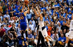 Stephen Curry assassine Dallas à un dixième du buzzer !