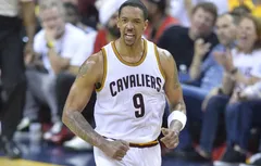 Tyronn Lue ne voulait pas lâcher Channing Frye pour George Hill