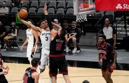 Les Spurs gâchent la première de Nikola Vucevic