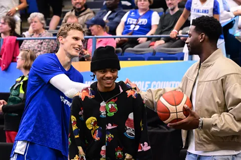 Lauri Markkanen Receives Visit from Jazz Teammates and Coach in Finland