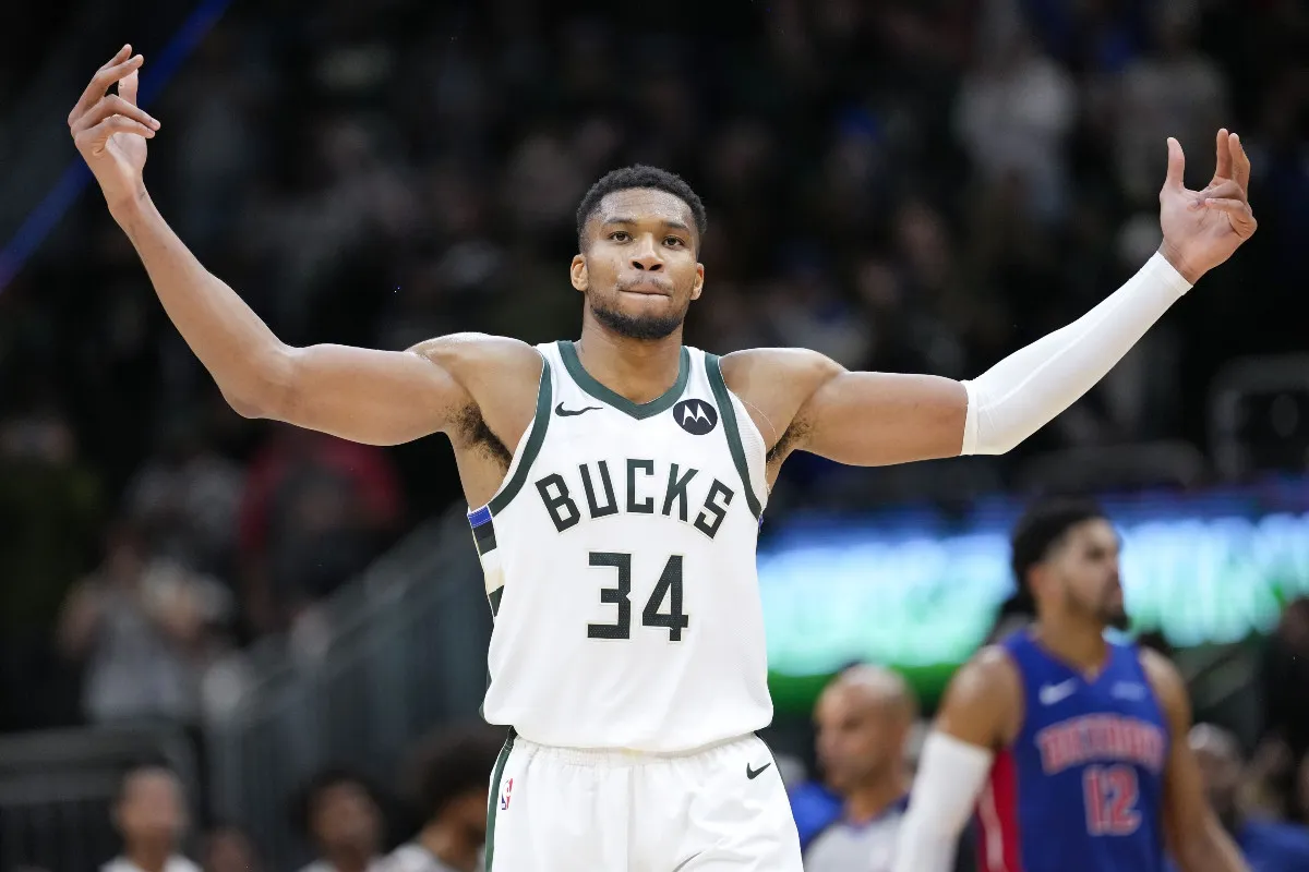 Giannis Antetokounmpo avec les Bucks