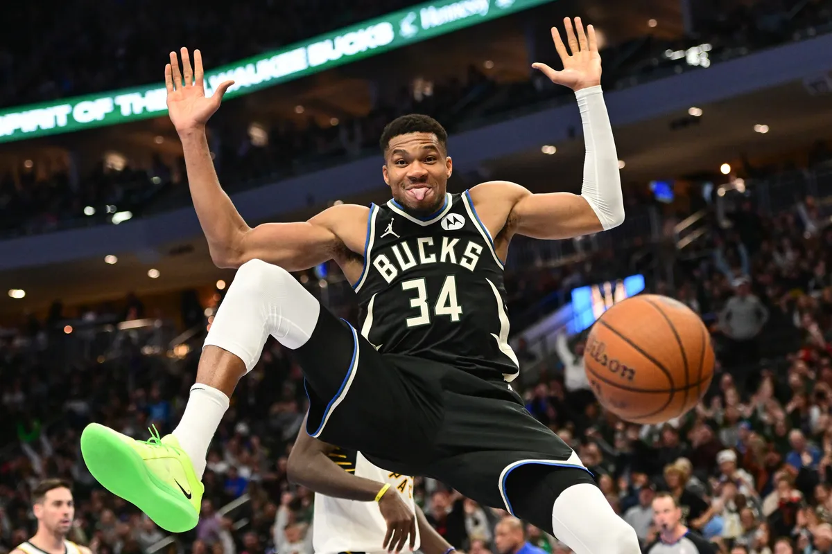 Giannis Antetokounmpo avec les Bucks