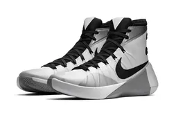 Nike présente la Hyperdunk 2015, inspirée par les chaussures de “Retour vers le futur”