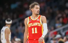 Trae Young expulsé pour son geste d’humeur envers un arbitre