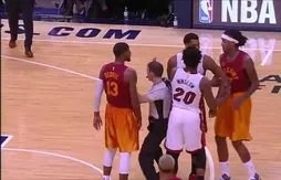 Hassan Whiteside et Paul George se chauffent