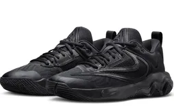 La Giannis Immortality 3 passe en “Triple Black”