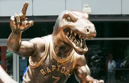 Les Raptors s’expliquent sur l’étrange statue en hommage à Kyle Lowry