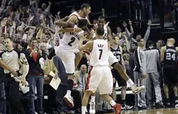 Nicolas Batum terrasse les Spurs au buzzer !