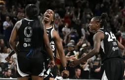 Les Aces braquent les Wings de Paige Bueckers