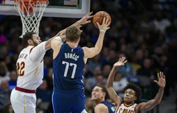Devant Dirk Nowitzki, les Mavericks explosent les Cavaliers : +42 !