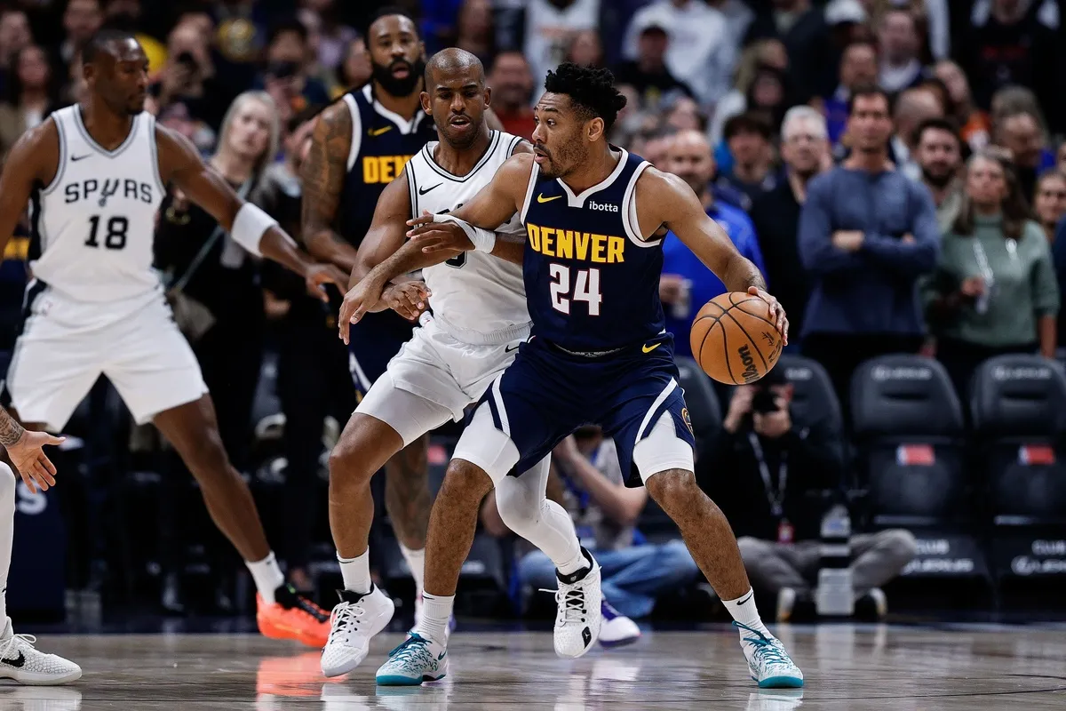Jalen Pickett avec les Nuggets