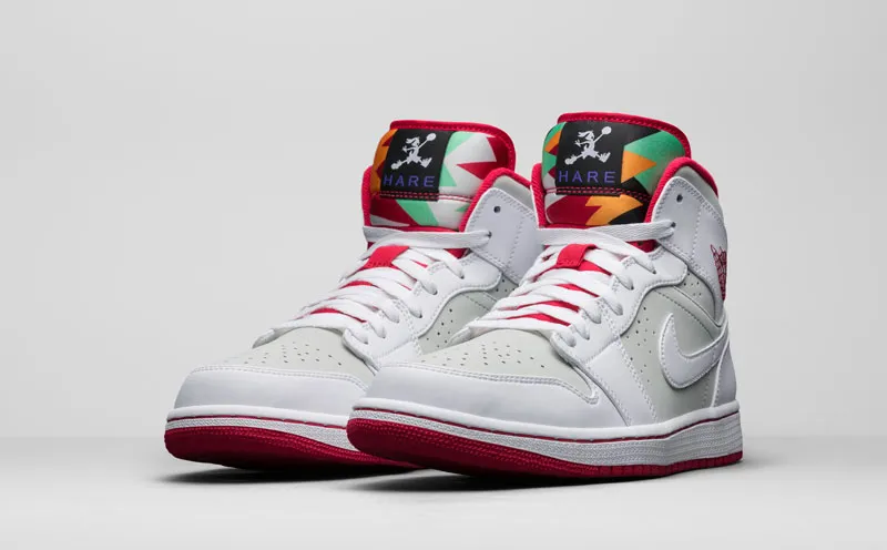 719551-123_Aj1MidWBWhiteTrueRed_A4_Pair_39720