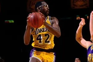 Portrait | James Worthy, Monsieur contre-attaque