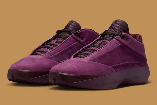 La Air Jordan 40 passe au bordeaux