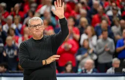 NCAA | Le coach d’UConn devient le plus victorieux de l’histoire