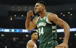 Giannis Antetokounmpo met un petit coup de pression aux Bucks
