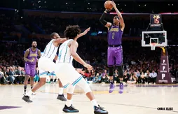 Les Lakers stoppent la belle série des Hornets