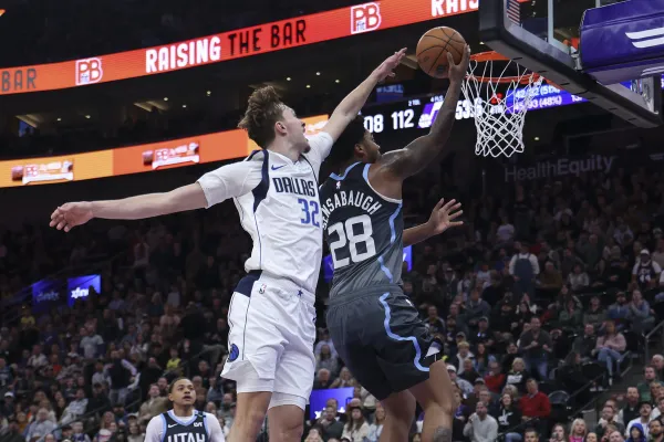 Encore une fois, le Jazz maîtrise les Mavericks de Cooper Flagg