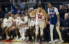 Steph Curry et les Warriors passent leurs nerfs sur les Sixers : + 34 !
