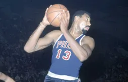 Enchères | Un maillot de Wilt Chamberlain vendu près de 1.8 million de dollars