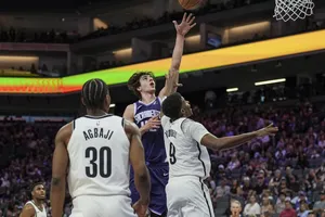 Les Kings de Maxime Raynaud (22 points) repoussent les Nets