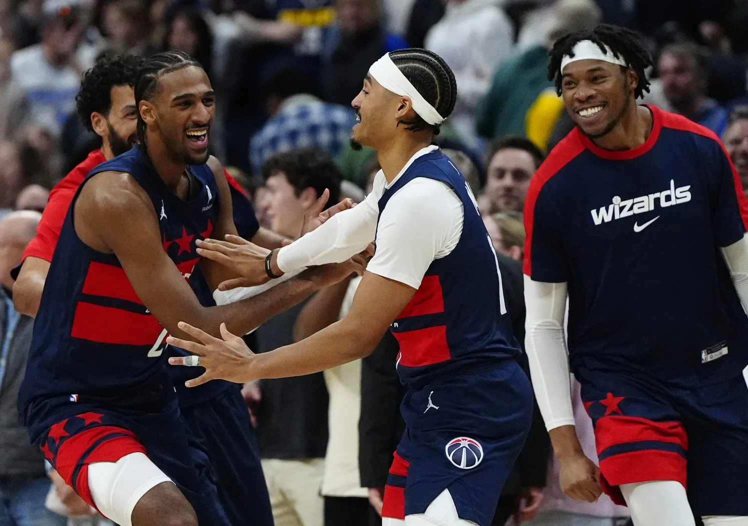 Jordan Poole et Alex Sarr avec les Wizards