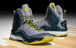 Les chaussures Adidas prennent le Broadway Express