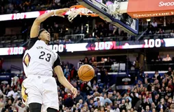 Anthony Davis touché à la tête