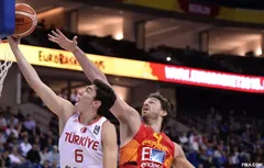 Cedi Osman, la pépite turque qui rêve de jouer avec LeBron James