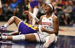 Les Mystics et le Sun s’échangent Aaliyah Edwards et Jacy Sheldon