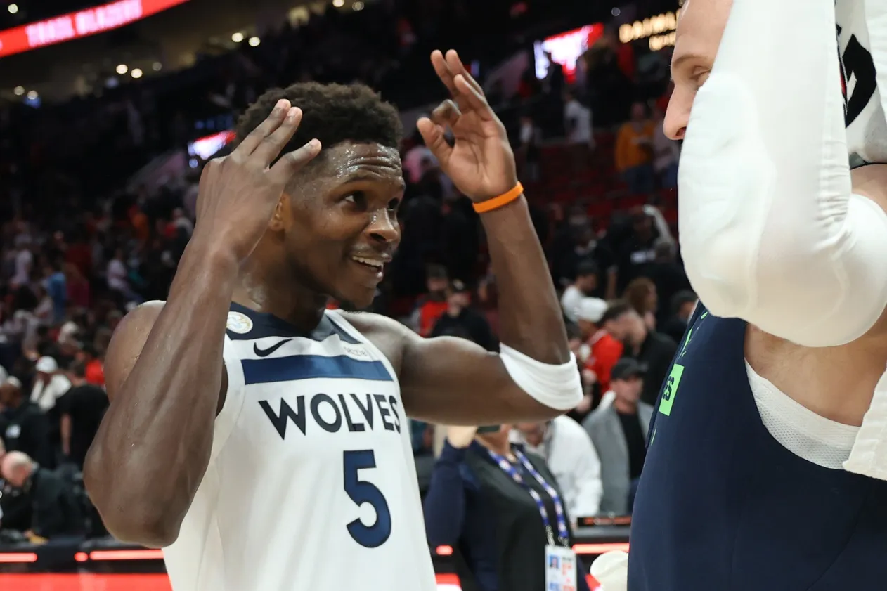 Anthony Edwards avec les Wolves