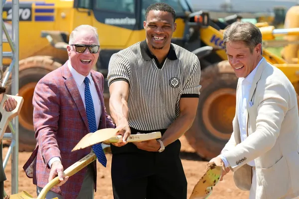 De son ancien playground à sa propre école, l’autre vie de Russell Westbrook