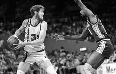 Le 5 juin 1977, un monstrueux Bill Walton menait Portland au titre NBA