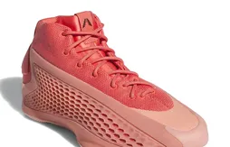 La A.E. 1 “Georgia Clay” arrive en France