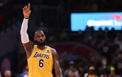 LeBron James toujours le joueur qui gagne le plus en NBA cette saison